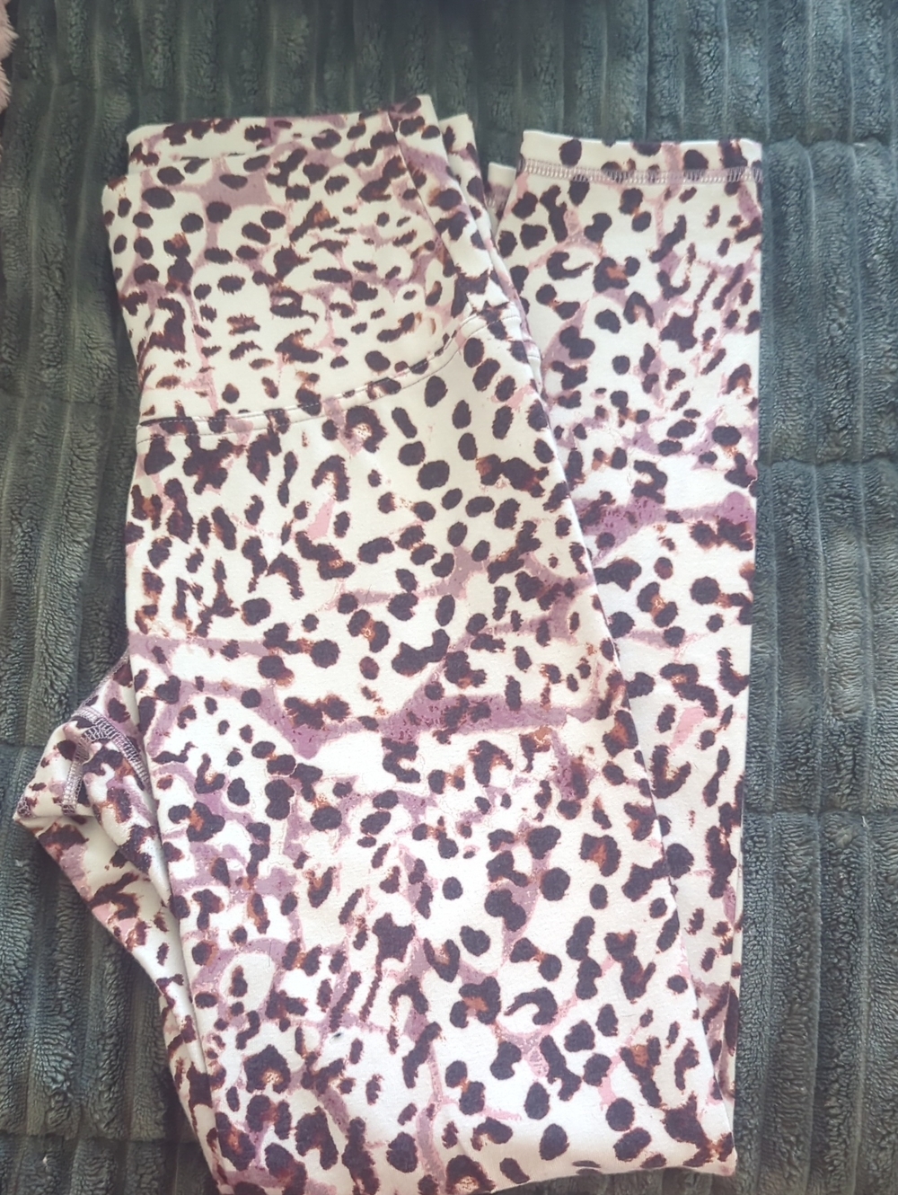 Old Navy Women's Purple and Black Leopard Print High Rise Balance Leggings